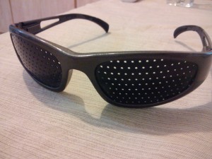 pinhole-glasses